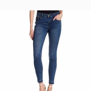 Kennent Cole NY Jess skinny mid rise ankle jean in medium blue wash. Size 4